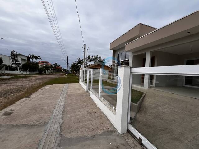 #333 - Casa para Venda em Torres - RS