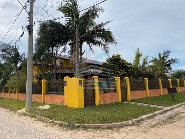 #335 - Casa para Venda em Torres - RS